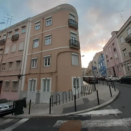 Apartment Cozy Flat In Arroios Lisbon